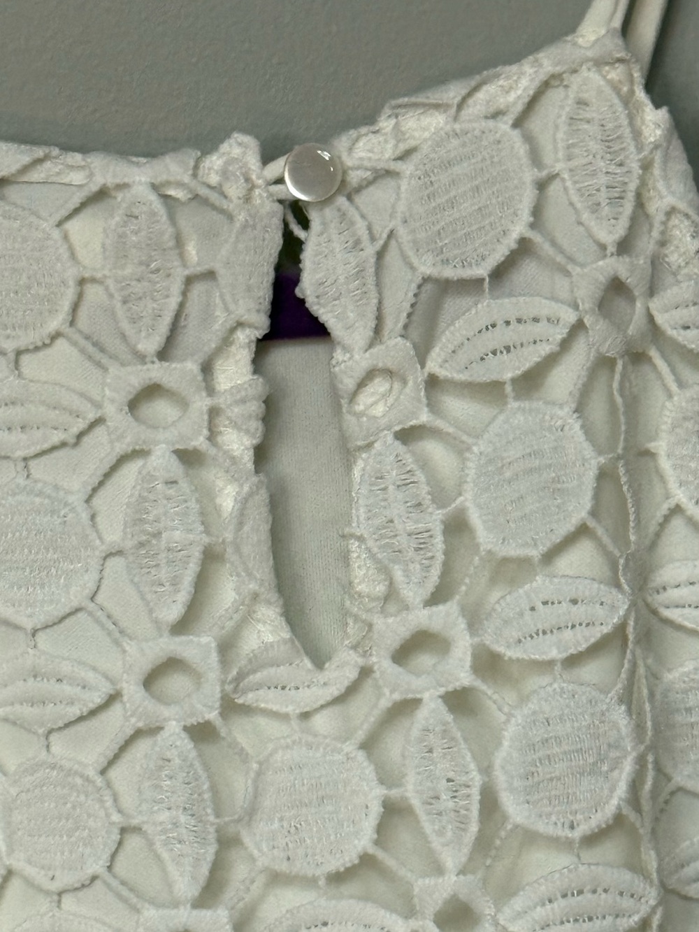 NWOT Monteau White Lace Halter Tank Top Size Medium - Picture 5 of 8